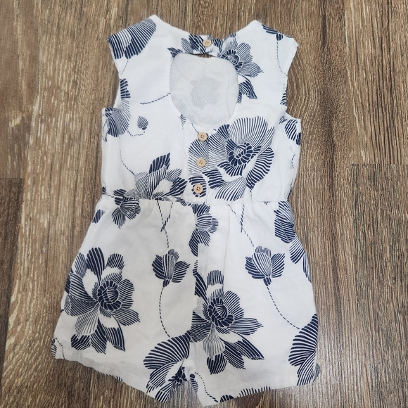 Girls 2t Old Navy Floral Romper - Picture 3 of 5